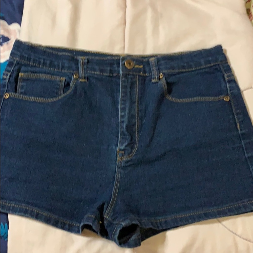 Dark washed shorts ✨ 2/$20 Shorts💕